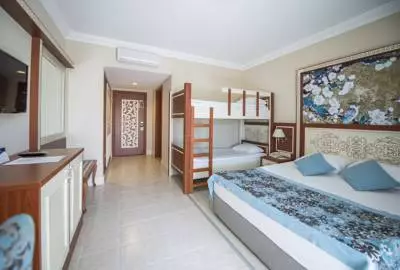 کریستال پارا ایزو ورده ریزورت آنتالیا